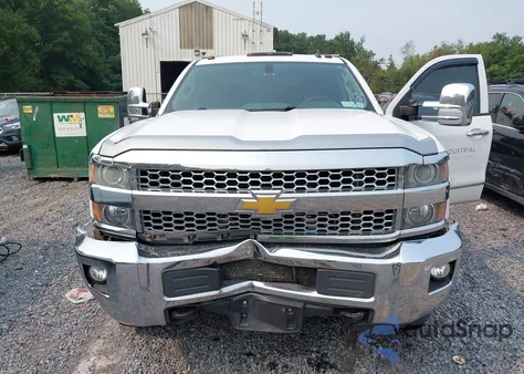 2015 Chevrolet Silverado Lt z USA, uszkodzony, nr VIN 1GC1KVE81FF162543